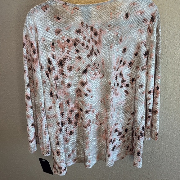 Clara Sun Woo Pink,Tan, White Textured Reptile Print Top/ Size medium/ NWT - Picture 9 of 10